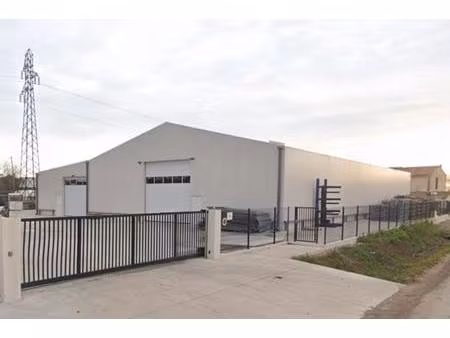 lattes - location local d'activité - entrepôt de 480m2 récent avec parking privé et sécuri