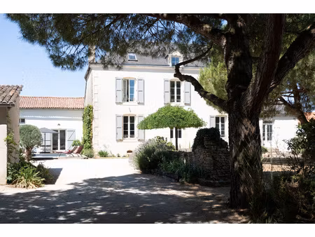 maison de maitre 412 m2 renovee 7 chambres avec jardin arbore et piscine