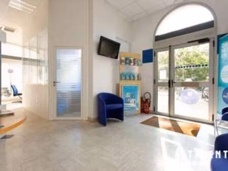 location bureaux et commerces à nantes centre ville (44000) : à louer / 80m² nantes centre
