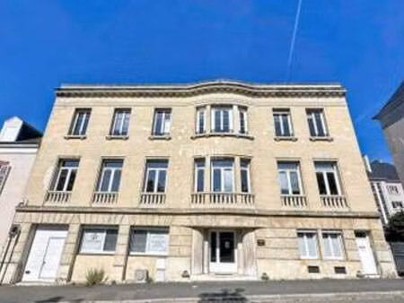 location bureaux et commerces à saint-lô (50000) : à louer / 400m² saint-lô