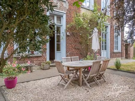 maison bourgeoise de caractere sur 2 445m2