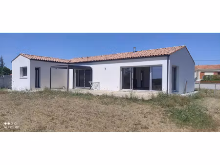 vente maison 4 pièces 105 m² pérignac (17800)