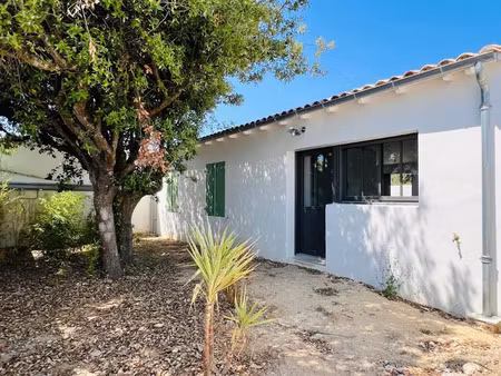 location maison 4 pièces 87.42 m² à sainte-marie-de-ré (17740)  1 650 €