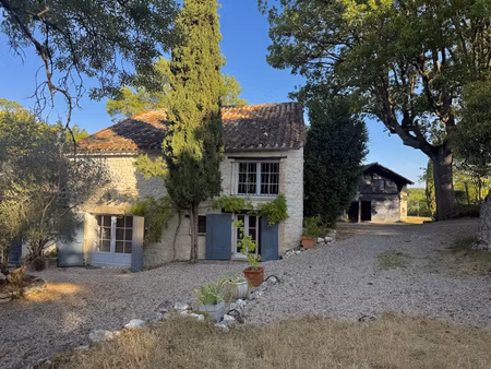 ravissante ensemble en pierre avec piscine et 1 2 hectares touffailles