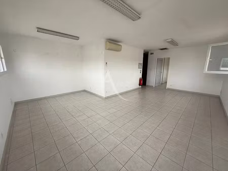 location locaux professionnels 0 pièces 120 m² à carcassonne (11000)  1 035 €