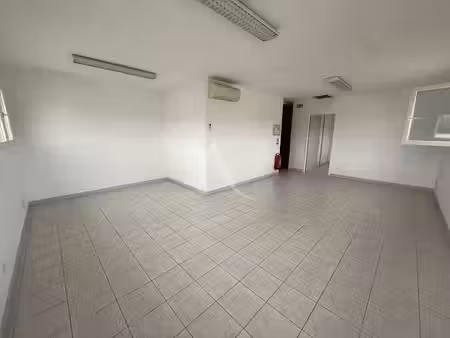 location locaux professionnels 0 pièces 120 m² à carcassonne (11000)  1 035 €