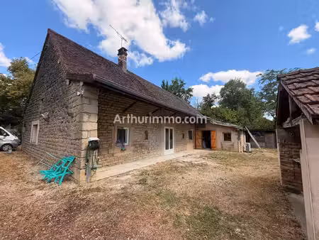 maison en pierre rénovée avec dépendances et fort potentiel d'aménagement – environ 150 m²