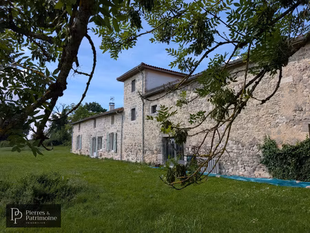 maison en pierre rénovée avec dépendance et vue campagne proche nérac