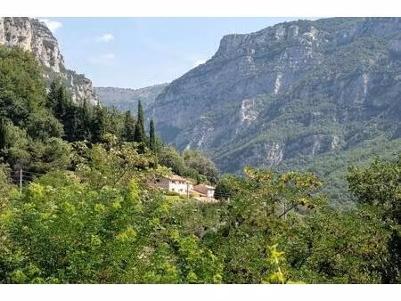 ancienne bastide en pierre à vendre près du village de le bar sur loup
