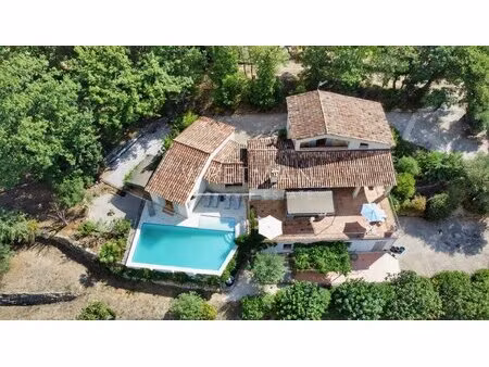 villa de qualité avec vue panoramique et piscine - tourrettes