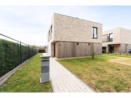 huis te koop in eindhout met 3 slaapkamers