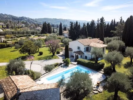 à vendre près de chateauneuf grasse - villa 4/5 chambres avec studio
