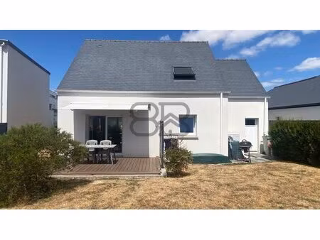 maison familiale porche des commerces et des écoles