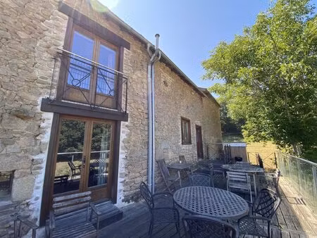 belle maison de quatre chambres dans un environnement paisible