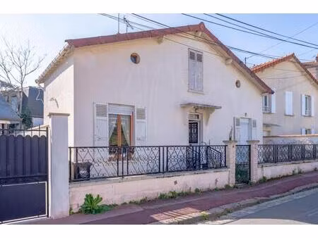 94 - saint maur - la varenne st hilaire - maison avec jardin