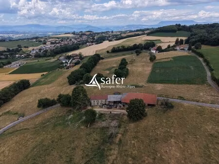 ancien corps de ferme avec foncier agricole dans les terres froi