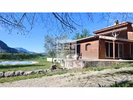 maison ossature bois-5 chambres- dans un cadre verdoyant et vue dégagée