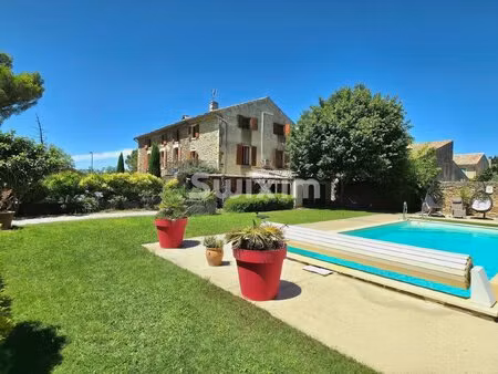 propriété familiale coeur de village avec piscine