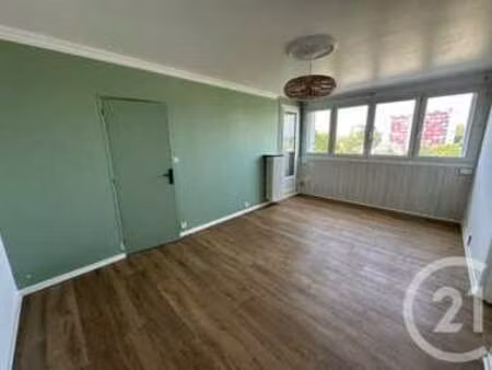 location appartement 4 pièces à allonnes (72700) : à louer 4 pièces / 77m² allonnes