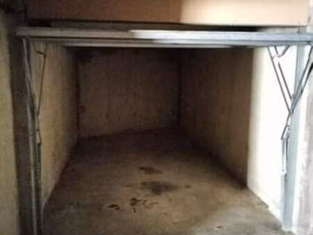 location garage box et parking à sarzeau (56370) : à louer / 15m² sarzeau