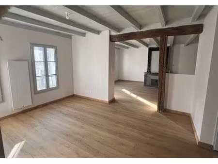 location appartement 4 pièces 92 m² à sainte-foy-la-grande (33220)