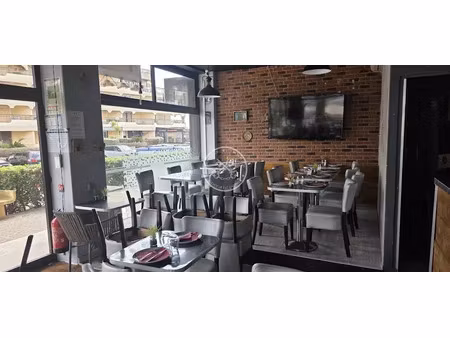 vente locaux professionnels 3 pièces 60 m² à frejus (83600)  199 000 €