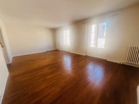 location appartement 3 pièces  94.00m²  orléans