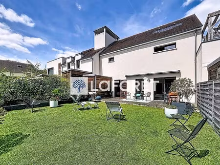 appartement (t3) en rdc avec jardin plein sud à saint nom la bretèche