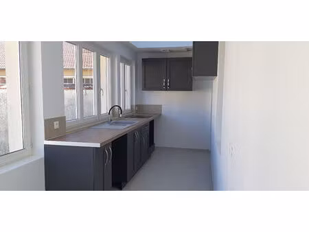 location appartement 3 pièces  75.31m²  saint