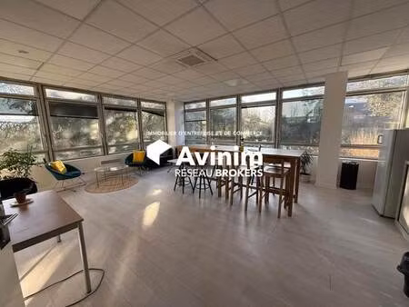 location bureaux 700 m²