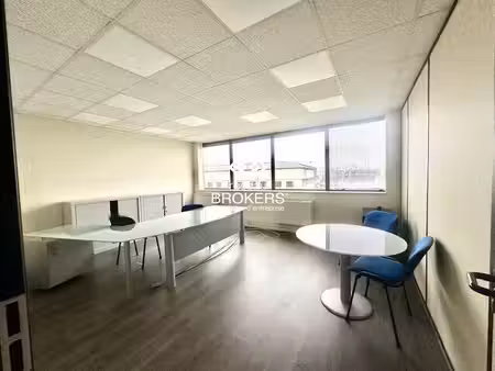 location bureaux cergy 95000 117m²