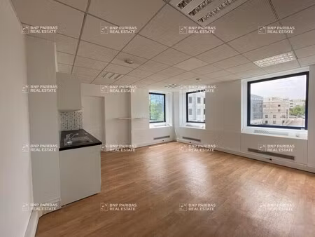 location bureaux 175 m²