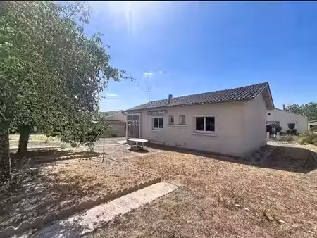 vente maison 4 pièces 65 m² à la roche-chalais (24490)  97 000 €
