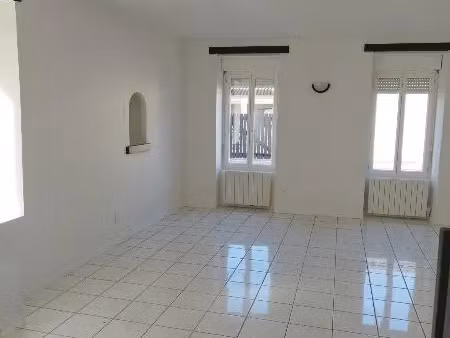 location maison 4 pièces 96 m² à margaux-cantenac (33460)
