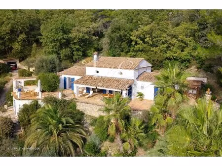 à vendre maison montauroux avec piscine  6 pièces  185m²