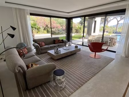 sainte-maxime - jolie villa contemporaine de 230m² - a pieds de la plage de la nartelle