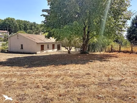 vente maison 4 pièces 80 m² à la rochefoucauld (16110)  140 400 €