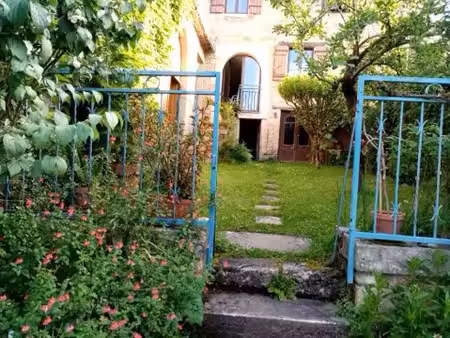 belle maison de village de 265 m2 habitable avec piscine