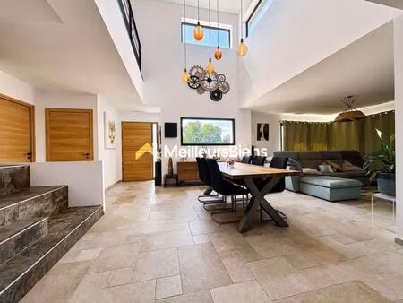 villa cobtemporaine t5 de 160 m² baho
