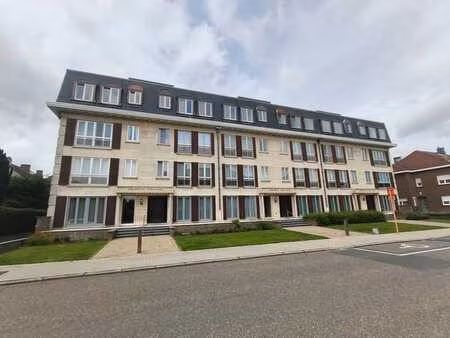 appartement de 2 chambres avec terrasse  à halle