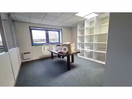 location bureaux collegien 77090 570m²