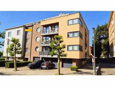 appartement directement hab. & garage & parking! peb quasi a