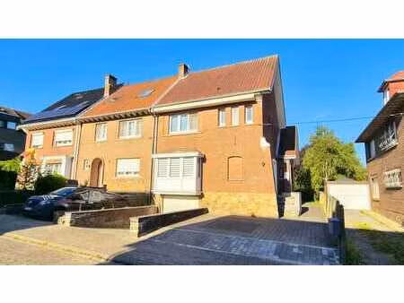 maison directement habitable dans une rue calme & jardin so!