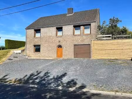 maison quatre façades avec vue dégagée  tout confort