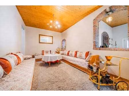spacieuse maison familiale avec passage latéral