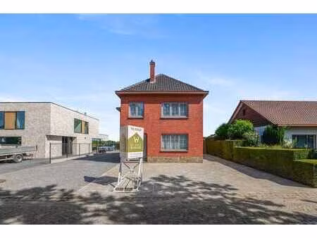 charmante open bebouwing met garage op een knap perceel i...