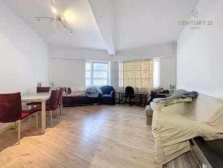 appartement 2 chambres + cour