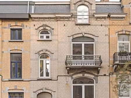 maison de maître à vendre à schaerbeek!