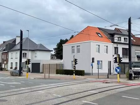 maison entièrement rénovée avec grande terrasse à zwijnaarde