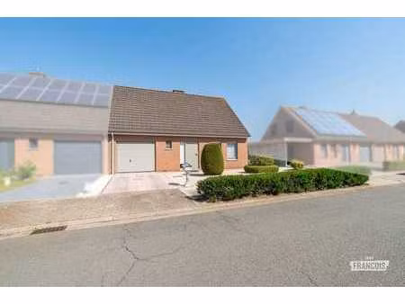 maison familiale parfaitement entretenue avec 3 chambres à …